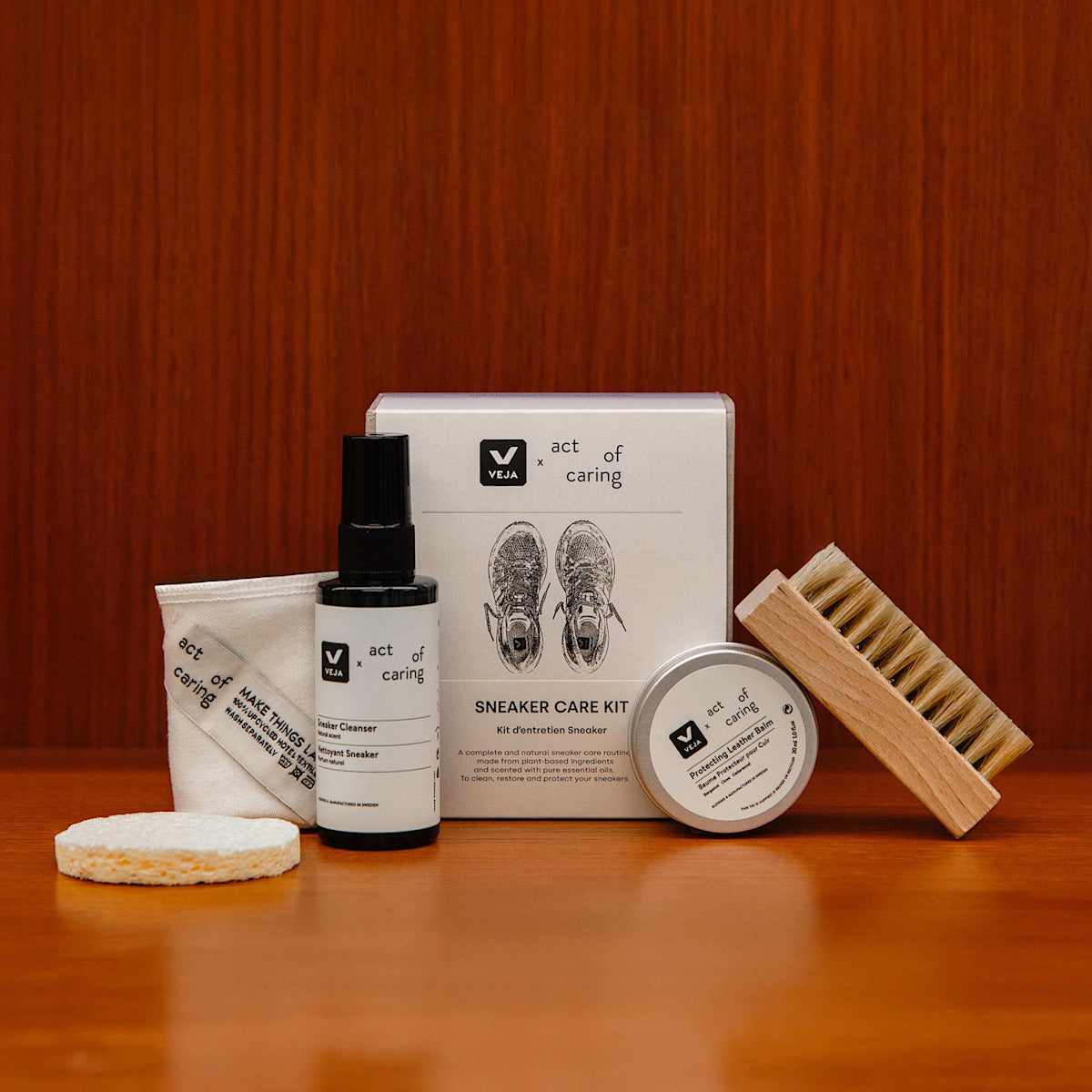 SNEAKER CARE KIT VEJA X ACT OF CARING — 2