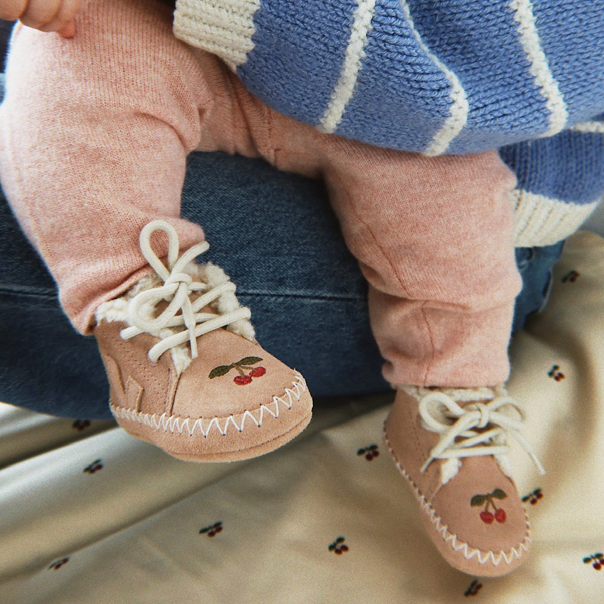 BABY SUEDE VEJA X KONGES SLØJD BLUSH — 5