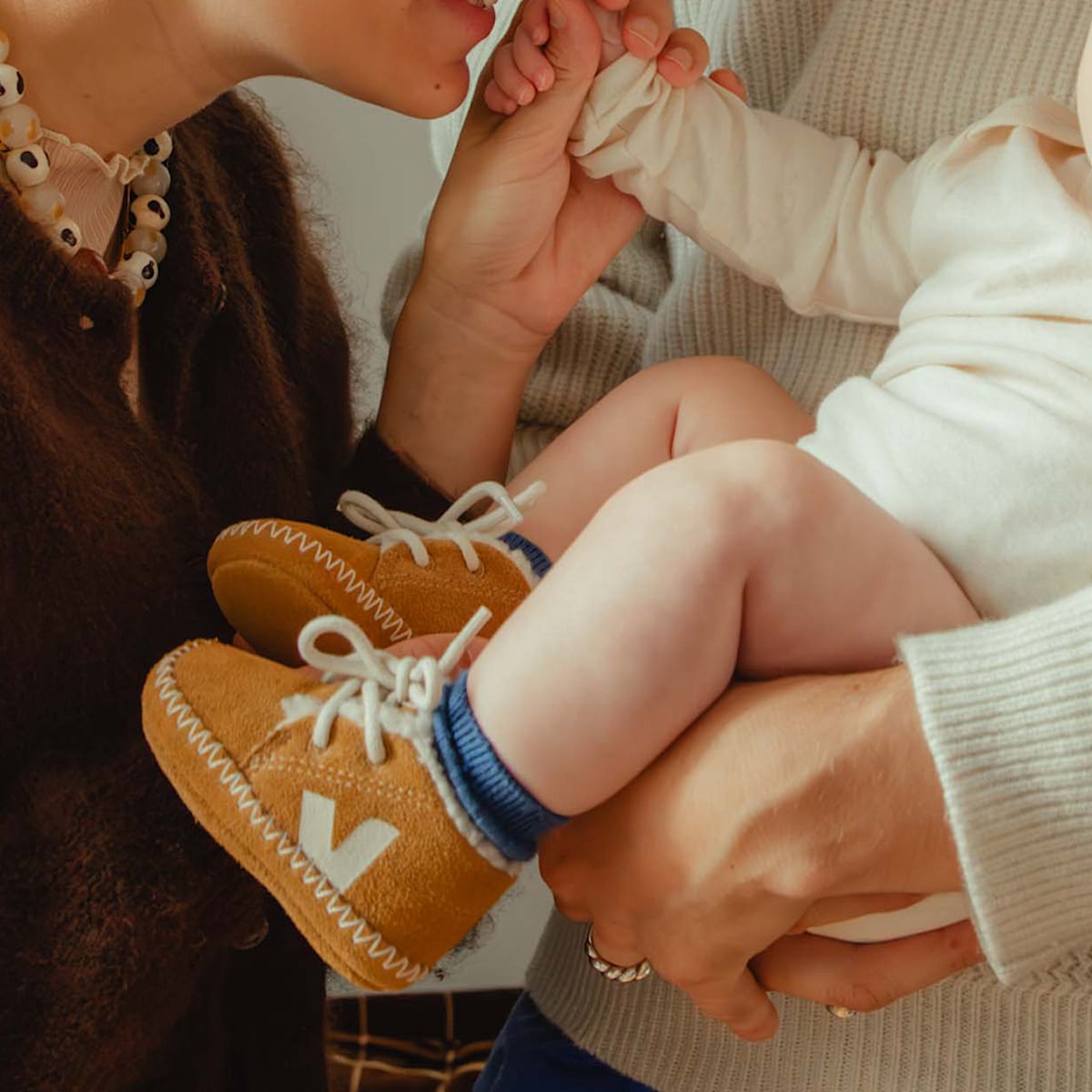 BABY FURED SUEDE CAMEL PIERRE — 5