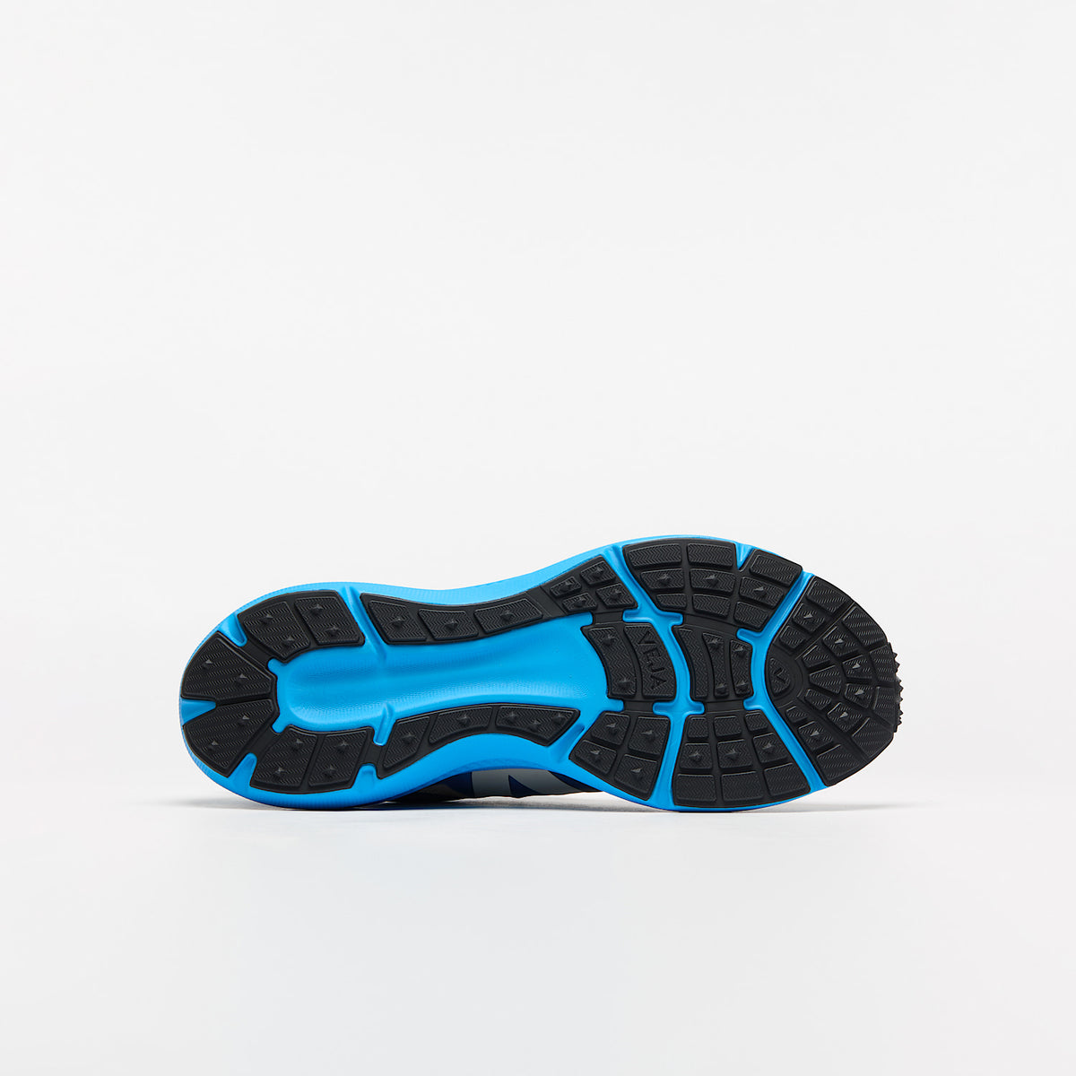 CONDOR 3 ADVANCED ENGINEERED-MESH GRADIENT PIERRE PACIFIC — 4