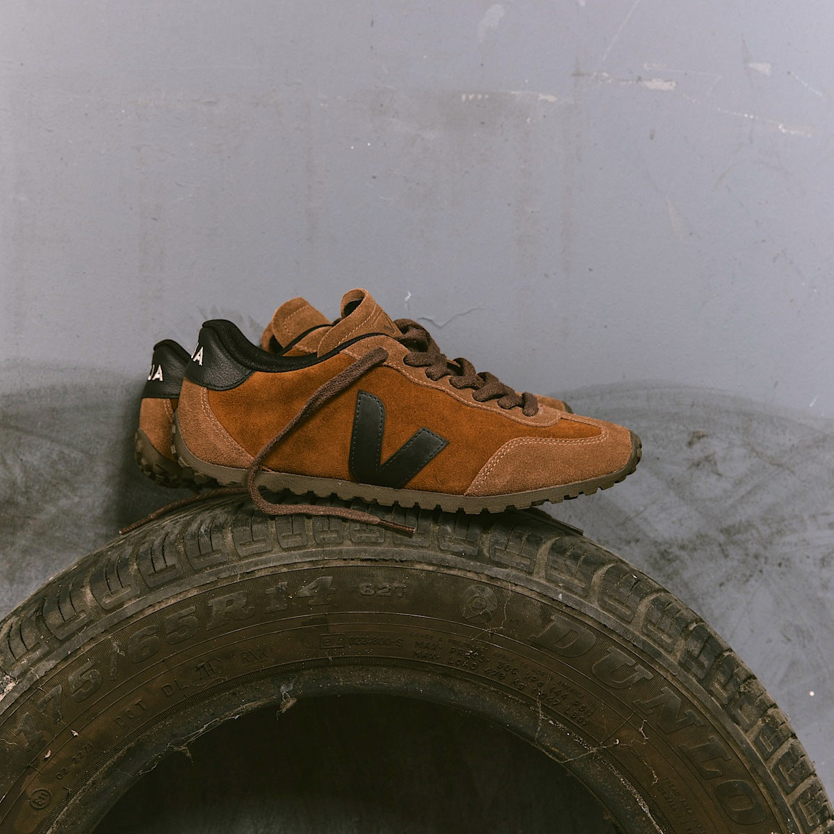 GT SUEDE COGNAC BLACK — 4
