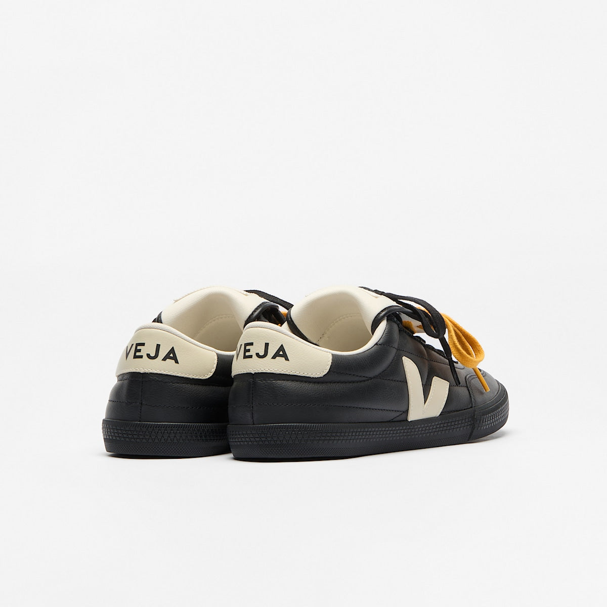 PANENKA LEATHER VEJA X MAGLIANO BLACK — 3