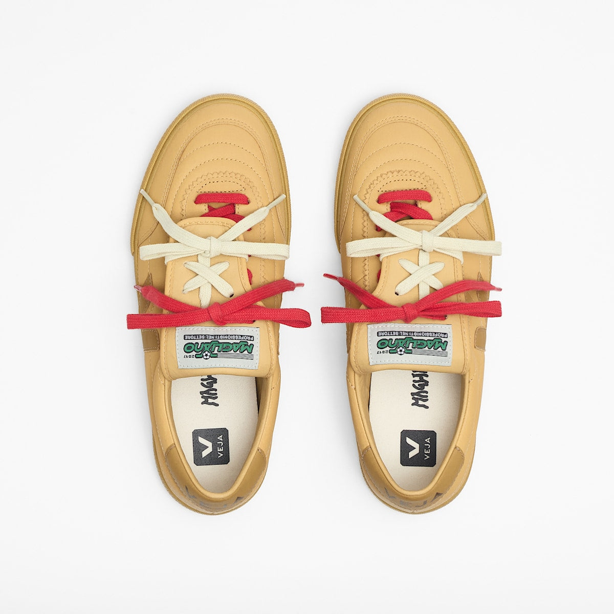 PANENKA LEATHER VEJA X MAGLIANO TAFFY — 4