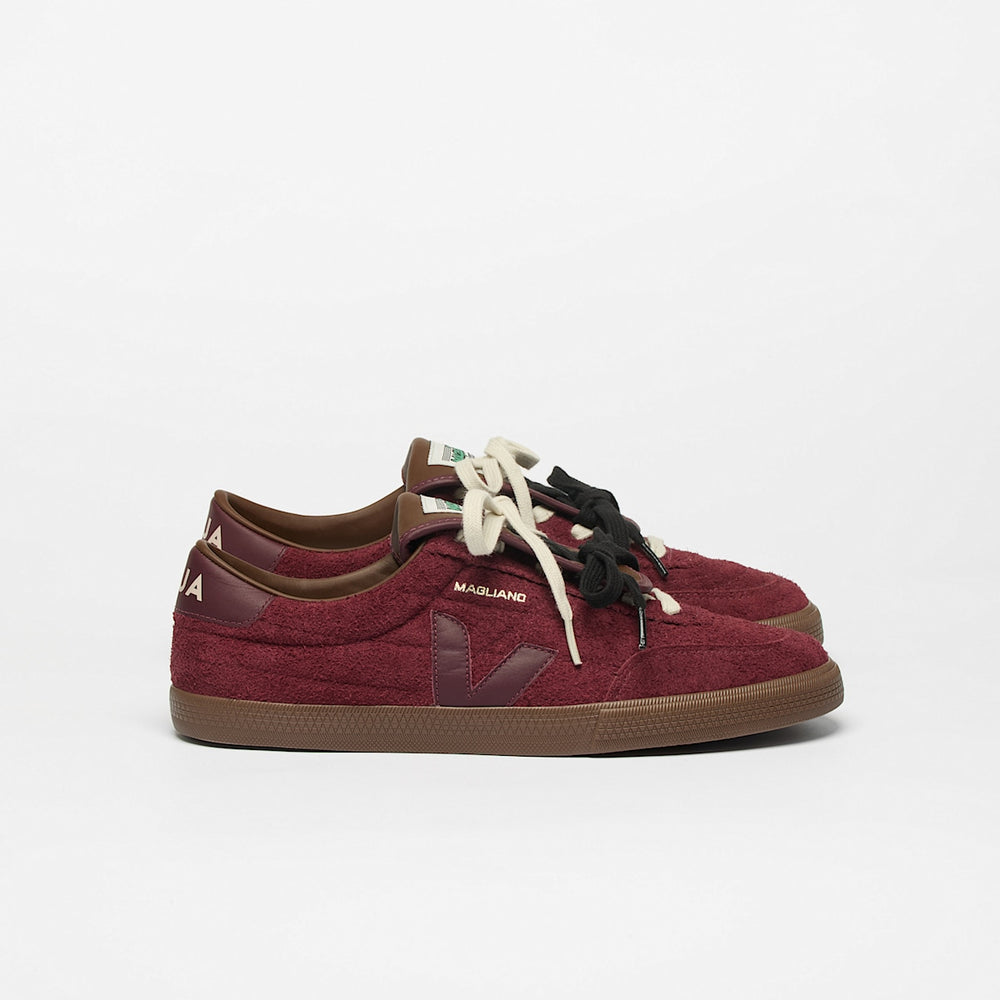 PANENKA SUEDE VEJA X MAGLIANO AMARANTE — 1