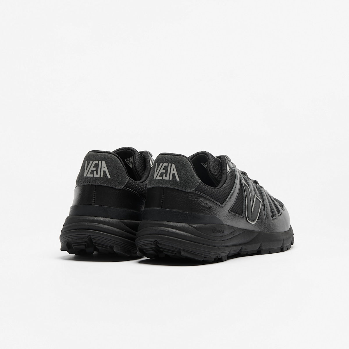 SALAR ALVEOMESH BLACK TITANIUM BLACK — 3