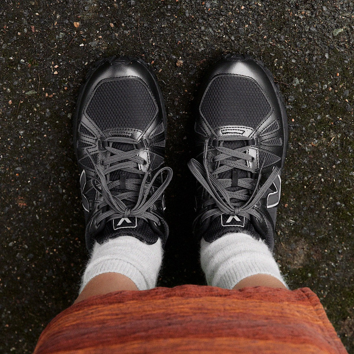 SALAR ALVEOMESH BLACK TITANIUM BLACK — 6