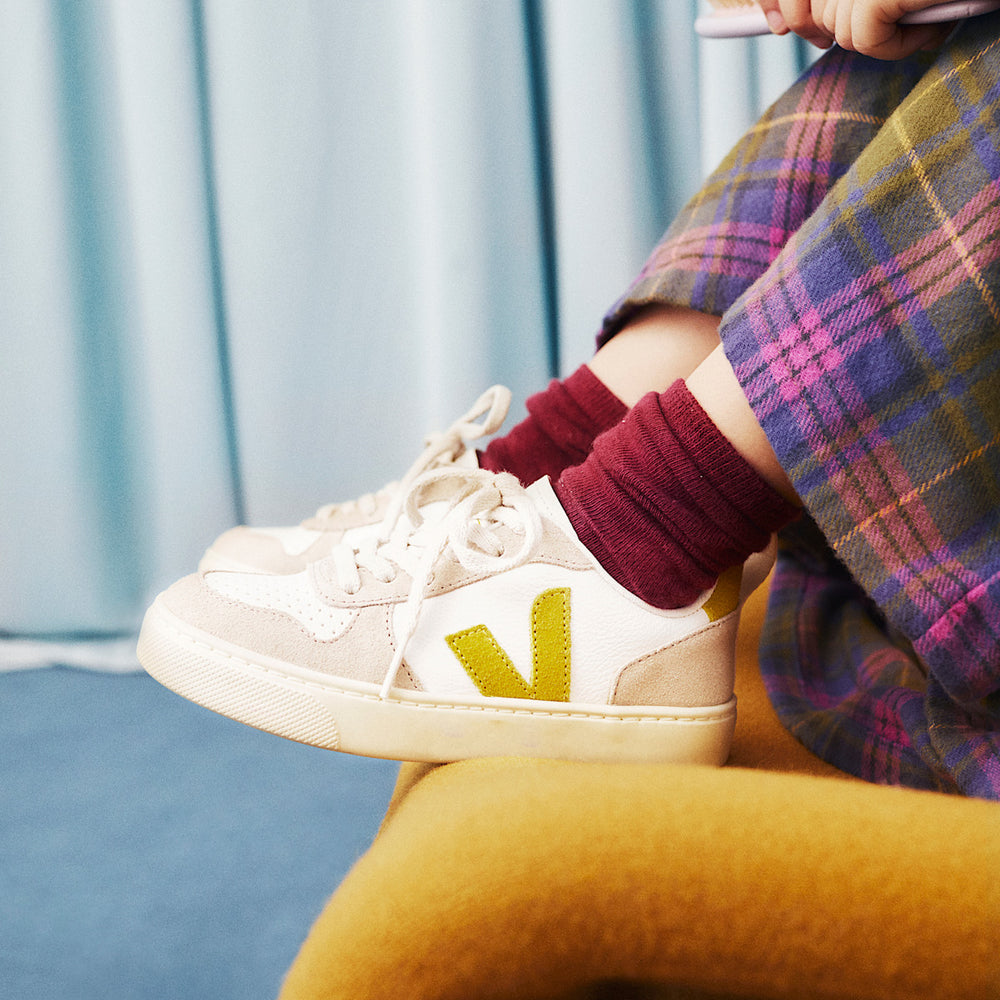V-10 LEATHER WHITE LIQUOR ALMOND — 2