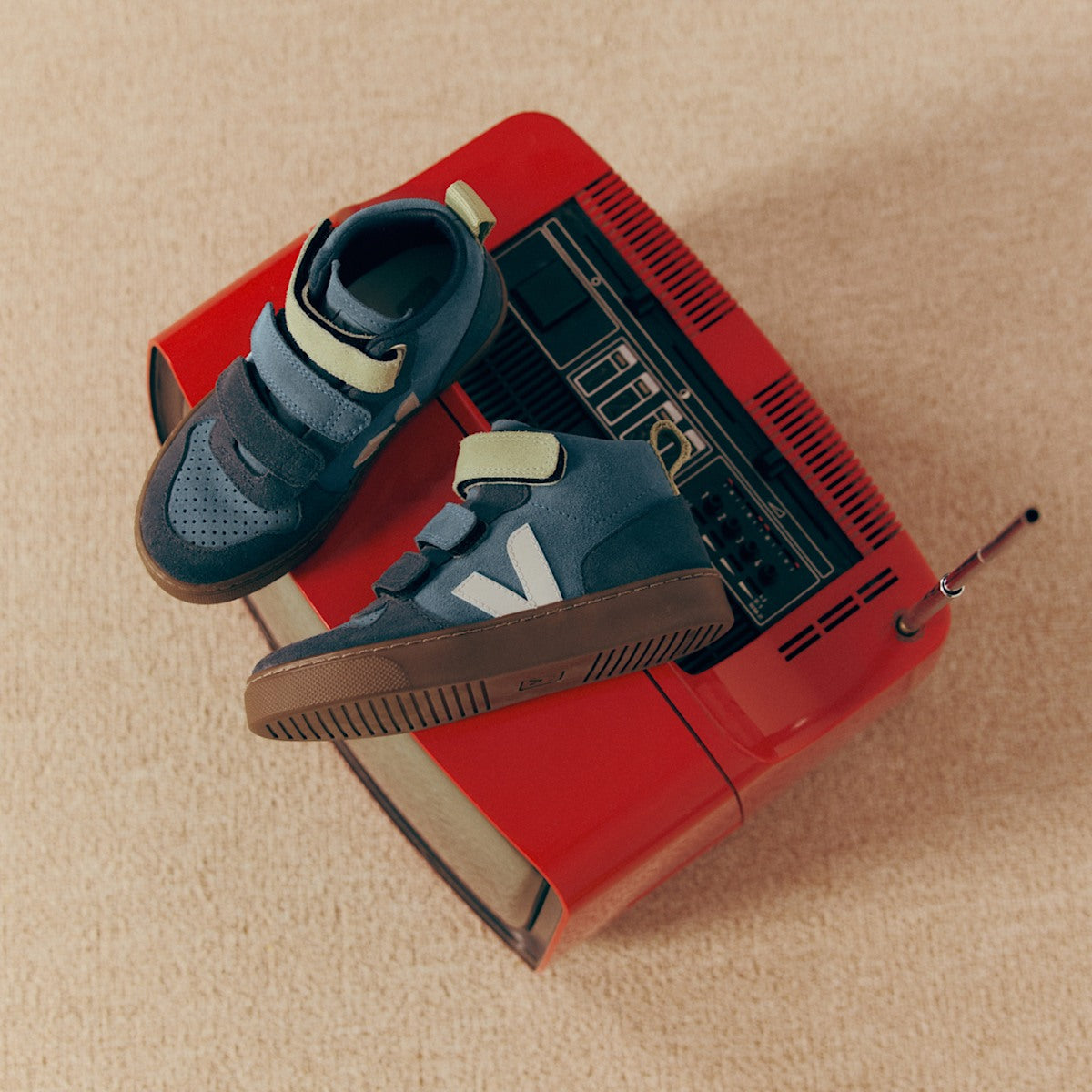 V-10 MID SUEDE CALIFORNIA SHARK BARK — 4