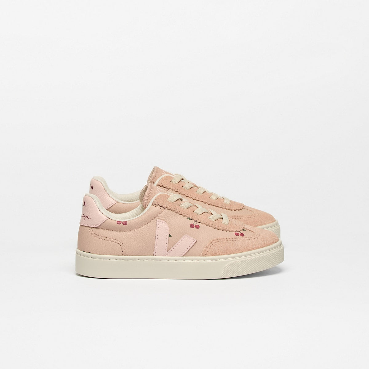 VOLLEY ELASTIC LACES LEATHER VEJA X KONGES SLØJD CHERRY — 1