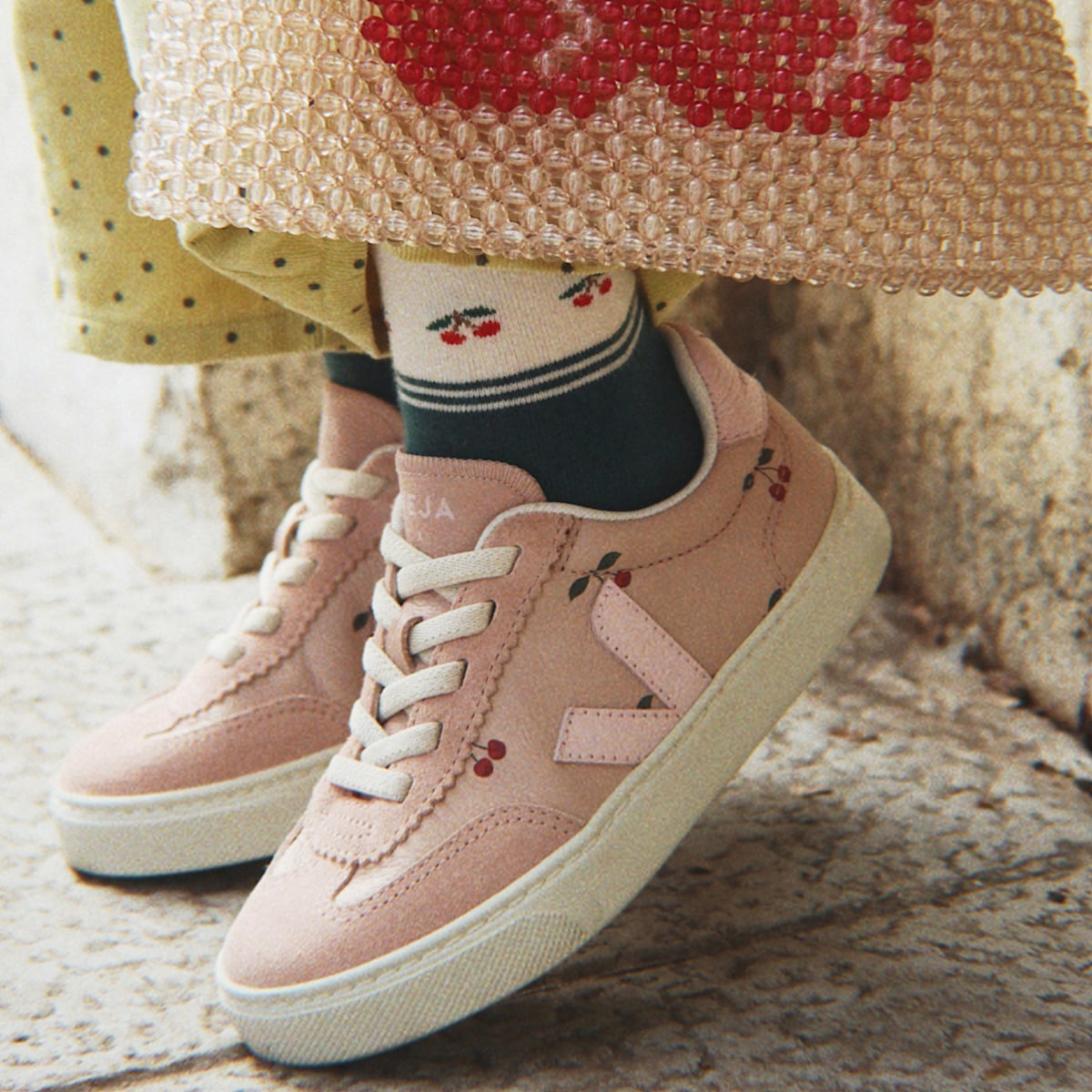VOLLEY ELASTIC LACES LEATHER VEJA X KONGES SLØJD CHERRY — 5