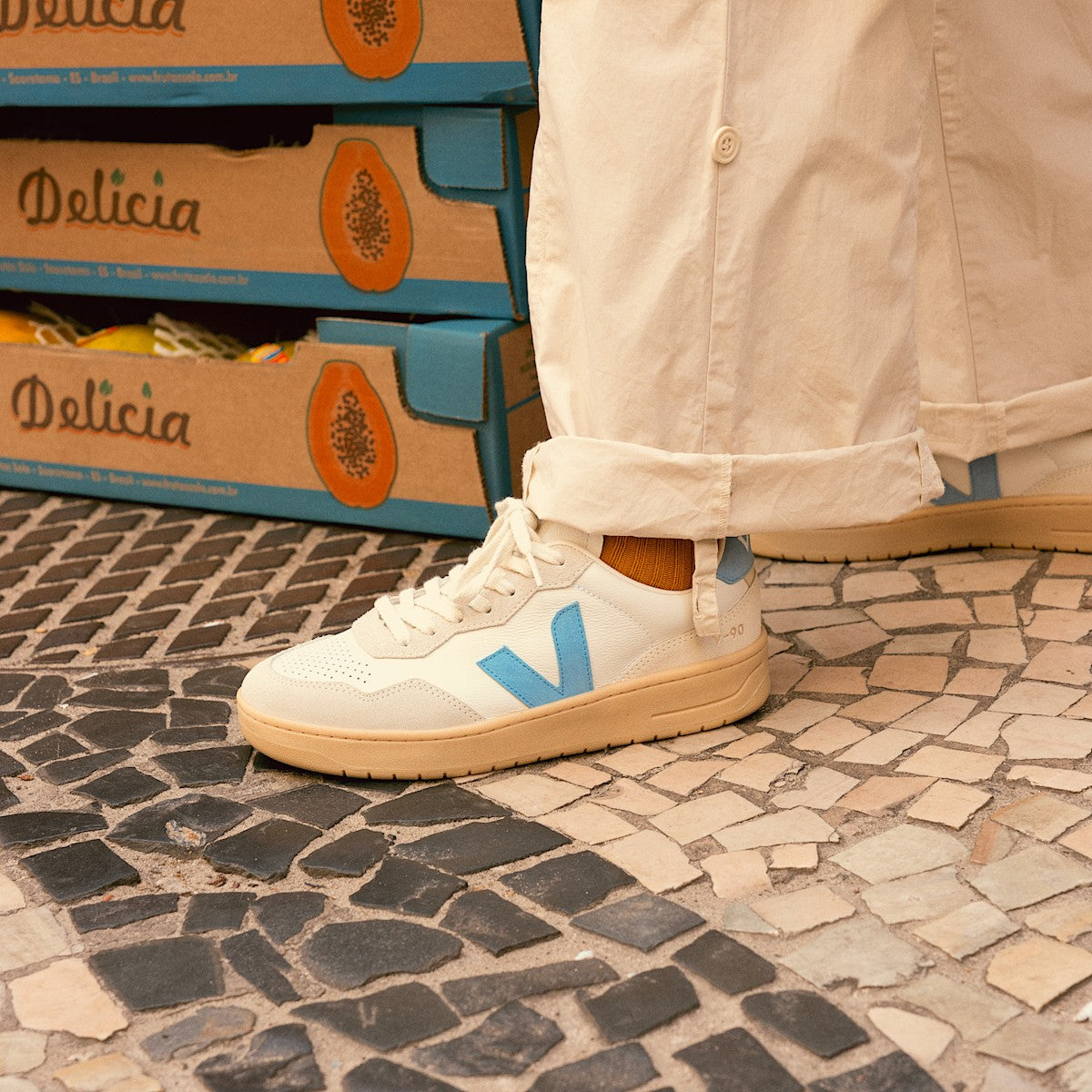 V-90 LEATHER WHITE AQUA NATURAL — 4