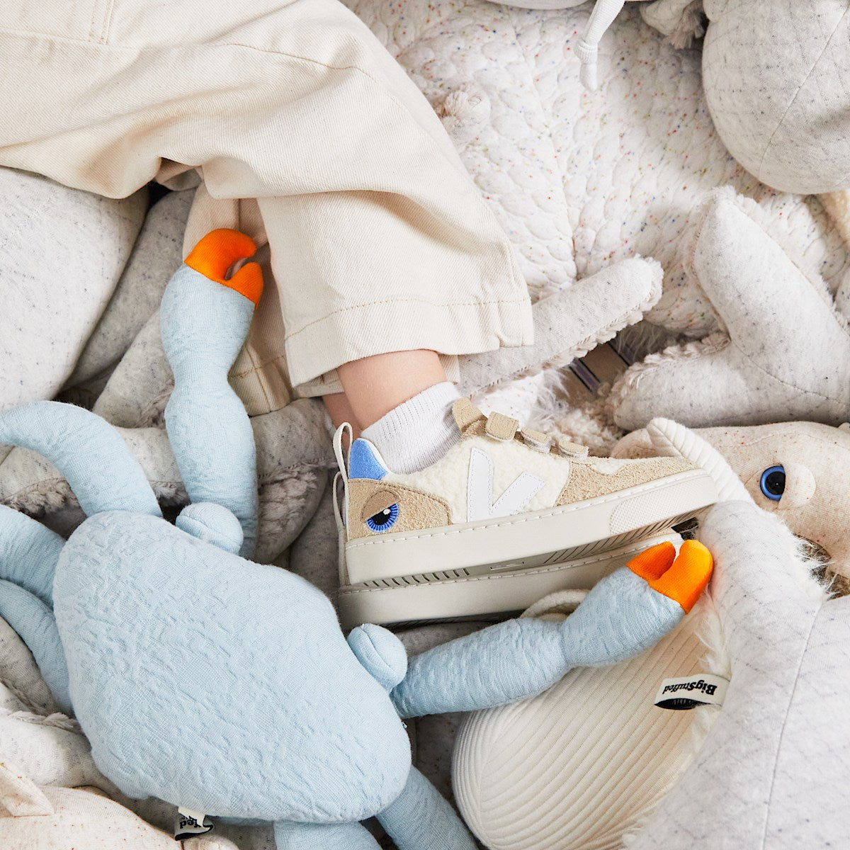 V-10 FLEECE VEJA X BIGSTUFFED PURE WHITE — 4