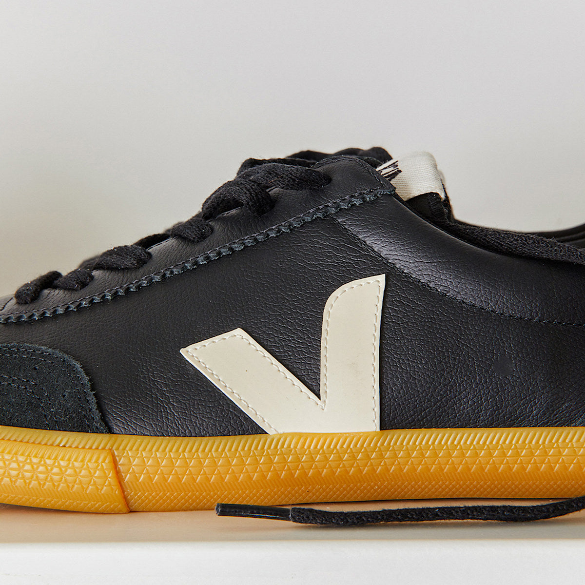 VOLLEY LEATHER BLACK PIERRE — 4