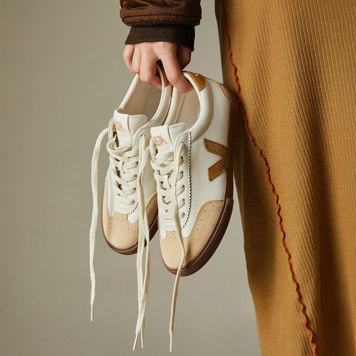 VOLLEY LEATHER WHITE TENT BARK — 6