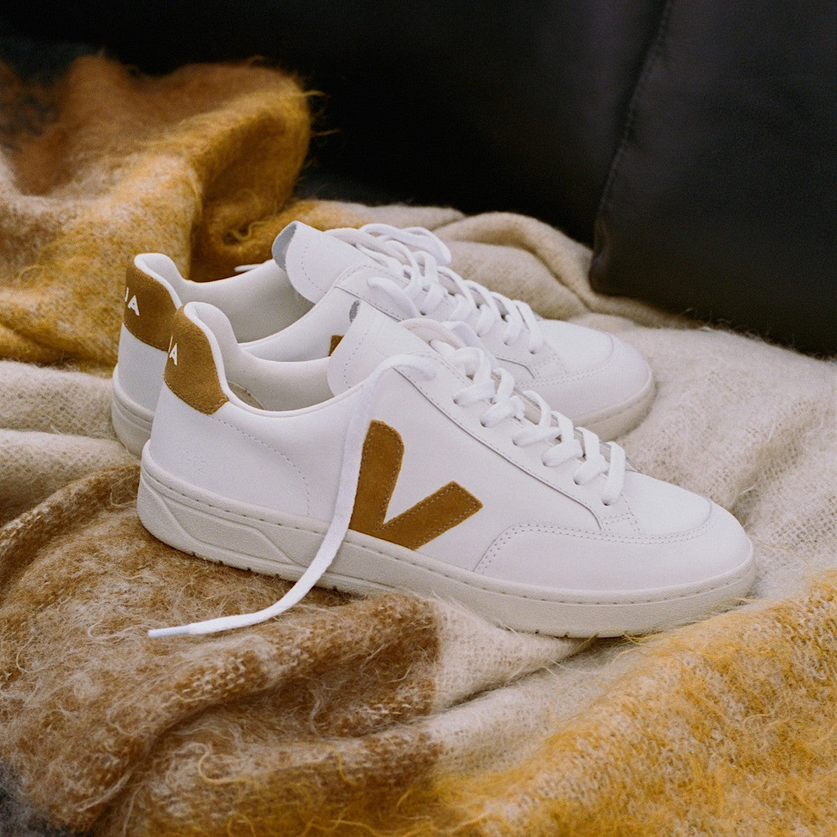 V-12 LEATHER WHITE CAMEL — 4