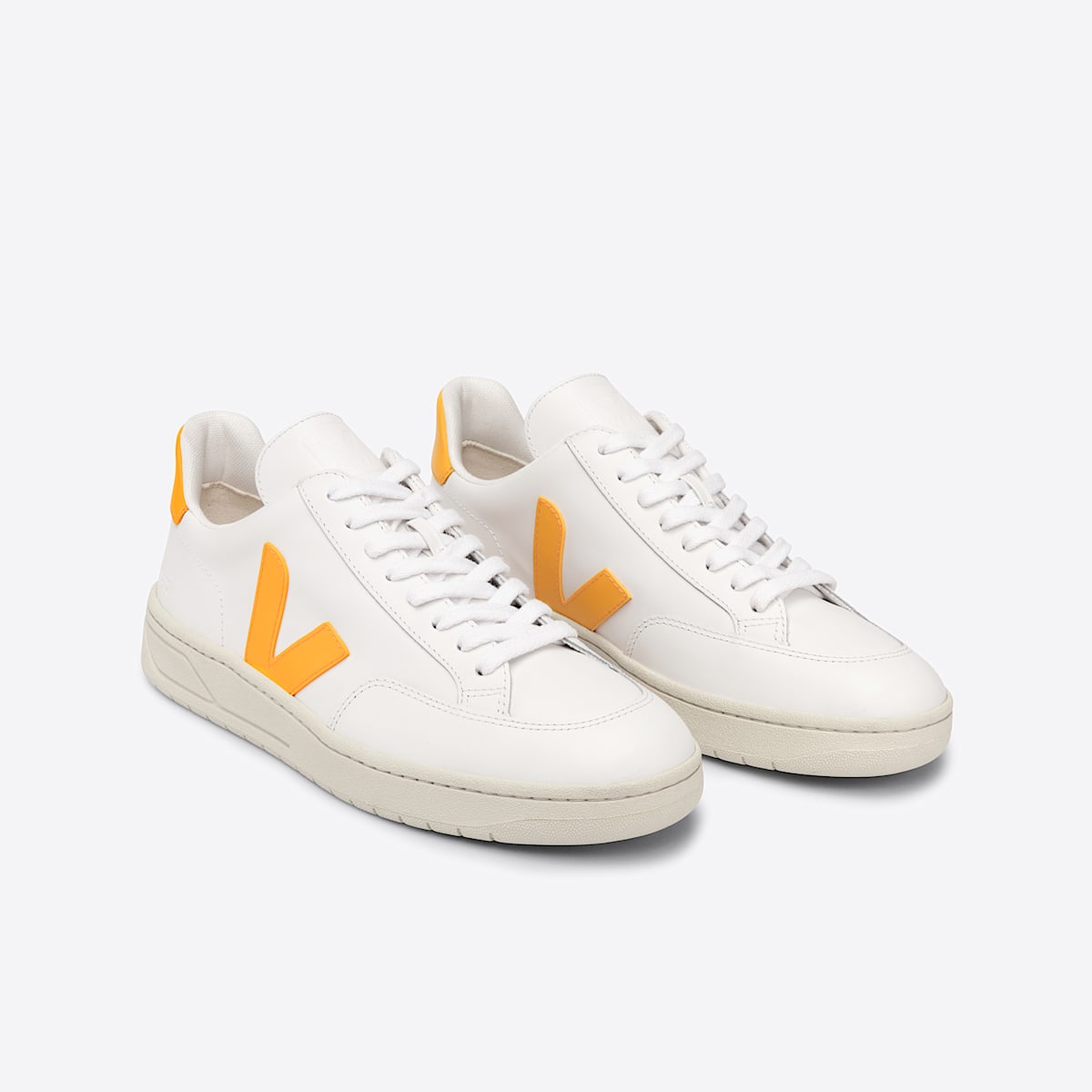 V-12 LEATHER WHITE OURO — 2