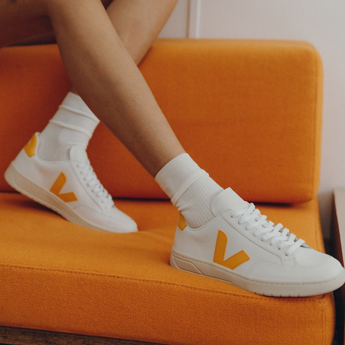 V-12 LEATHER WHITE OURO — 4