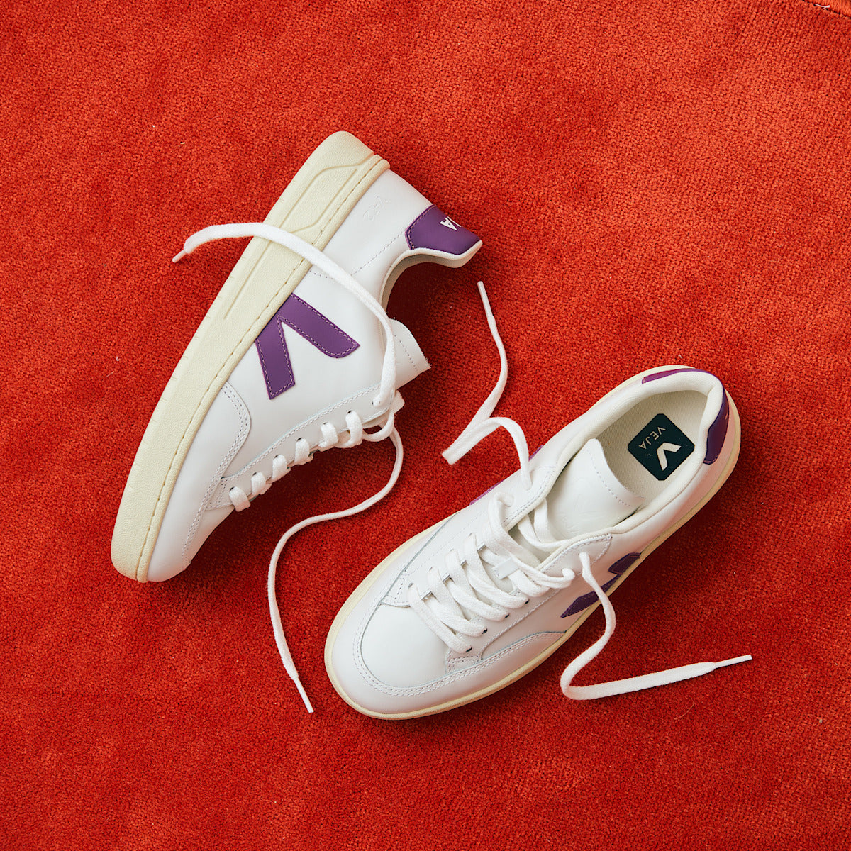 V-12 LEATHER WHITE COSMOS — 4