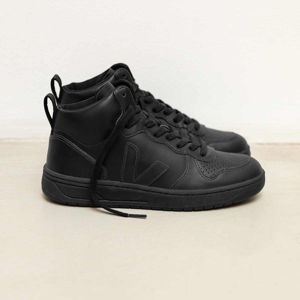 V-15 LEATHER FULL BLACK — 4