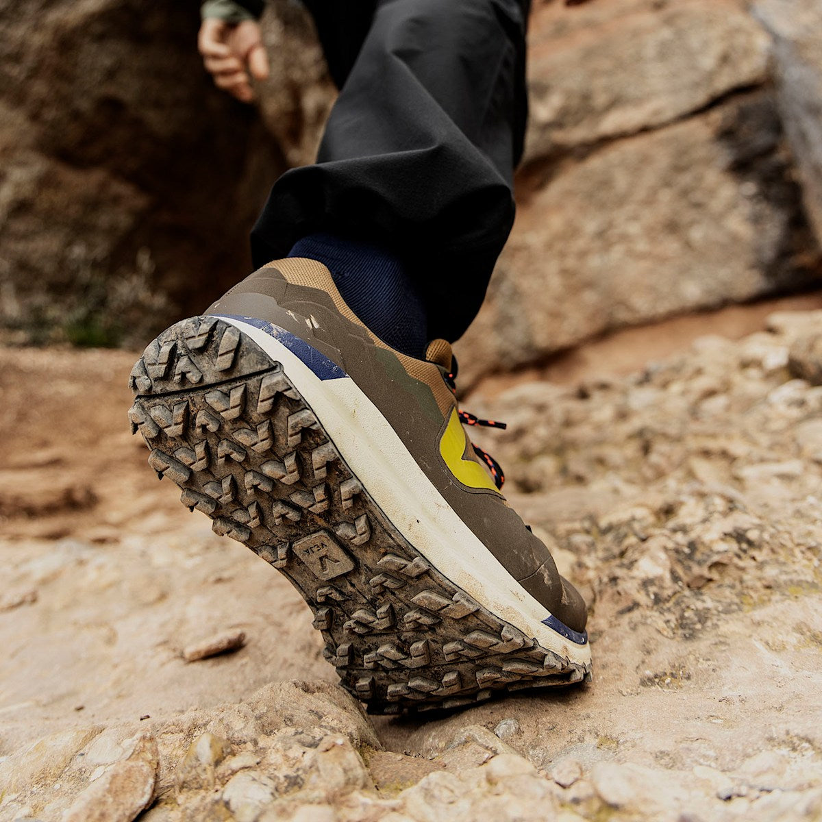 FITZ ROY TREK-SHELL VEJA X BUFF® TERRA LIQUOR — 6